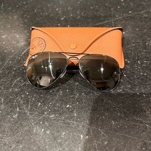 Ray-Ban Black Aviator Sunglasses